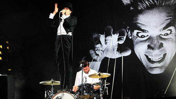 The-hives-loola-20130331-06-size-598