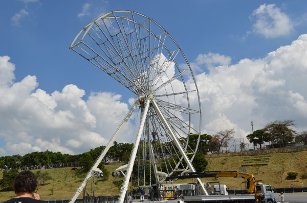 Roda gigante, próxima ao palco Onix. 