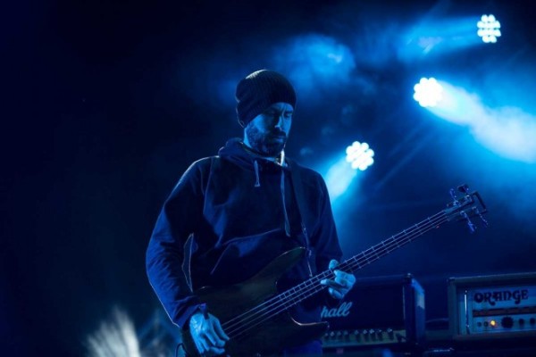 Mogwai tem uma capacidade única de arrepiar a espinha, provocar sensações, fazer música no silêncio e no barulho extremo, todo o espectro é utilizado, o melhor show do festival e provavelmente entre os melhores da vida. Foto: Adela Loconte / CMJ