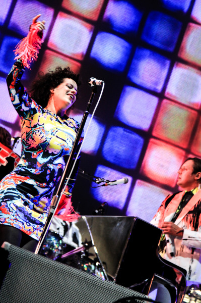 Arcade Fire (e a linda Régine)  pela segunda vez no ano, como sempre ótimo. Foto: Dani Canto