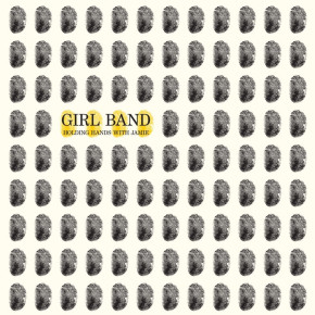 girlband-holdinghands